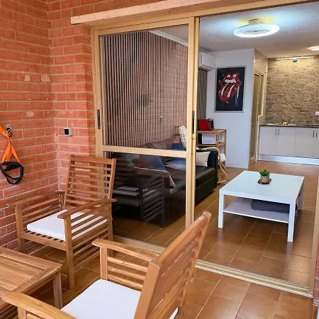 Con Piscina Y Garaje En Apartment