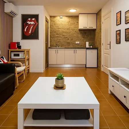Apartment Con Piscina Y Garaje En *